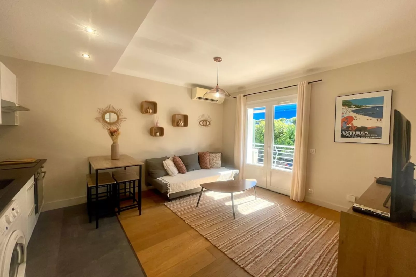 Appartement Garoupe-Living room
