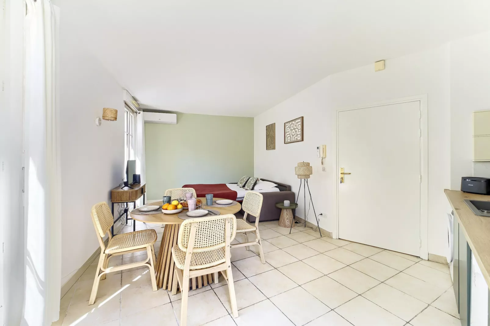 Appartement en bord de mer – Plage de la Salis-Dining room