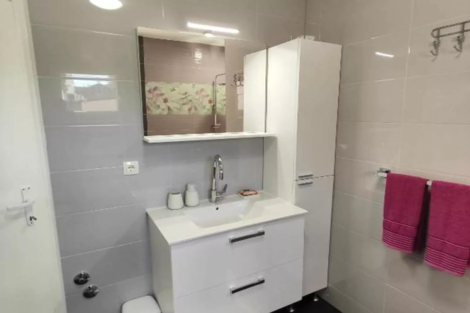 Holiday House Emma - Two Bedroom Holiday Home With Terrace-Bathroom