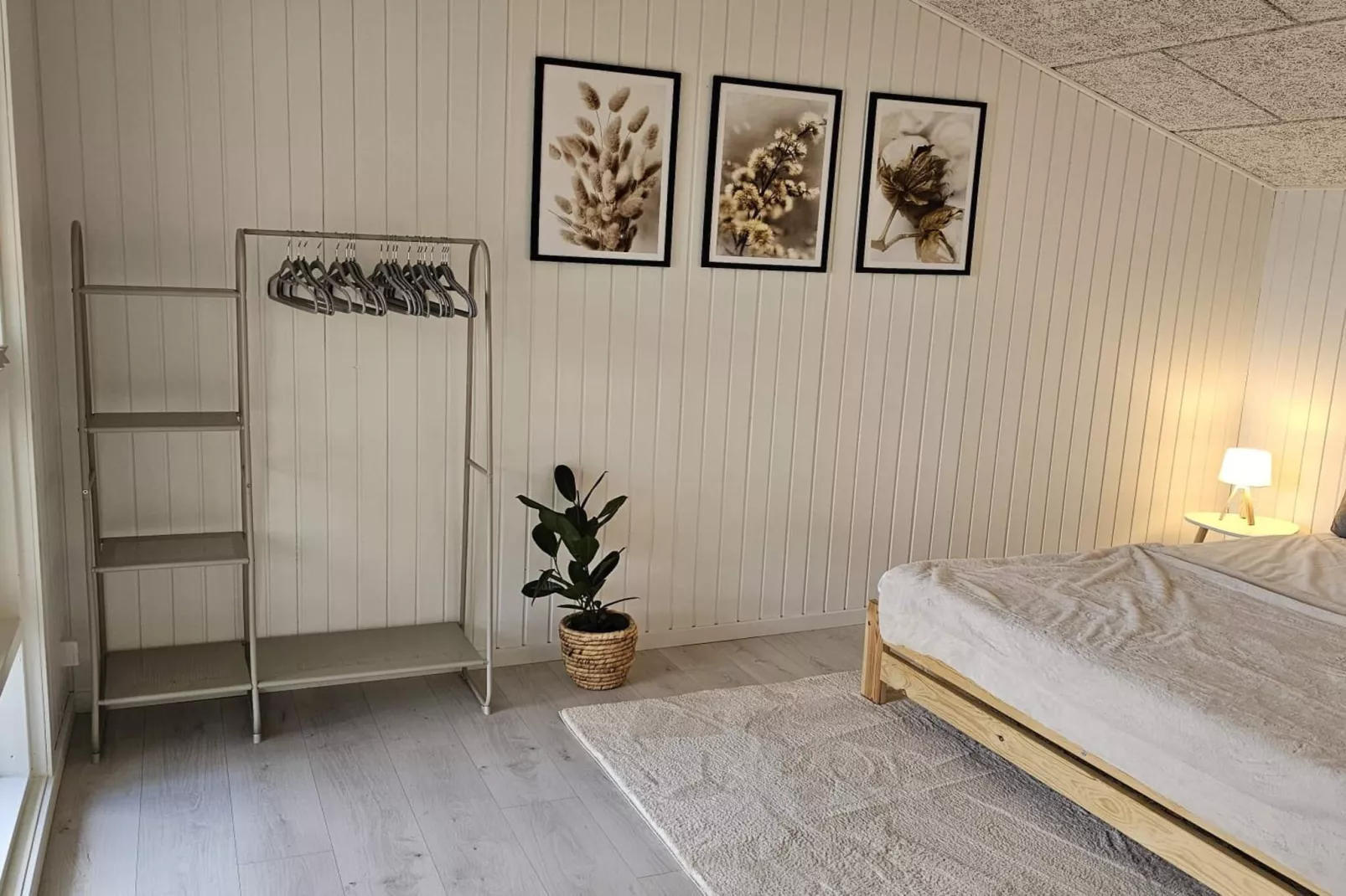 Family-Friendly Cottage Near the Coast-Indoor