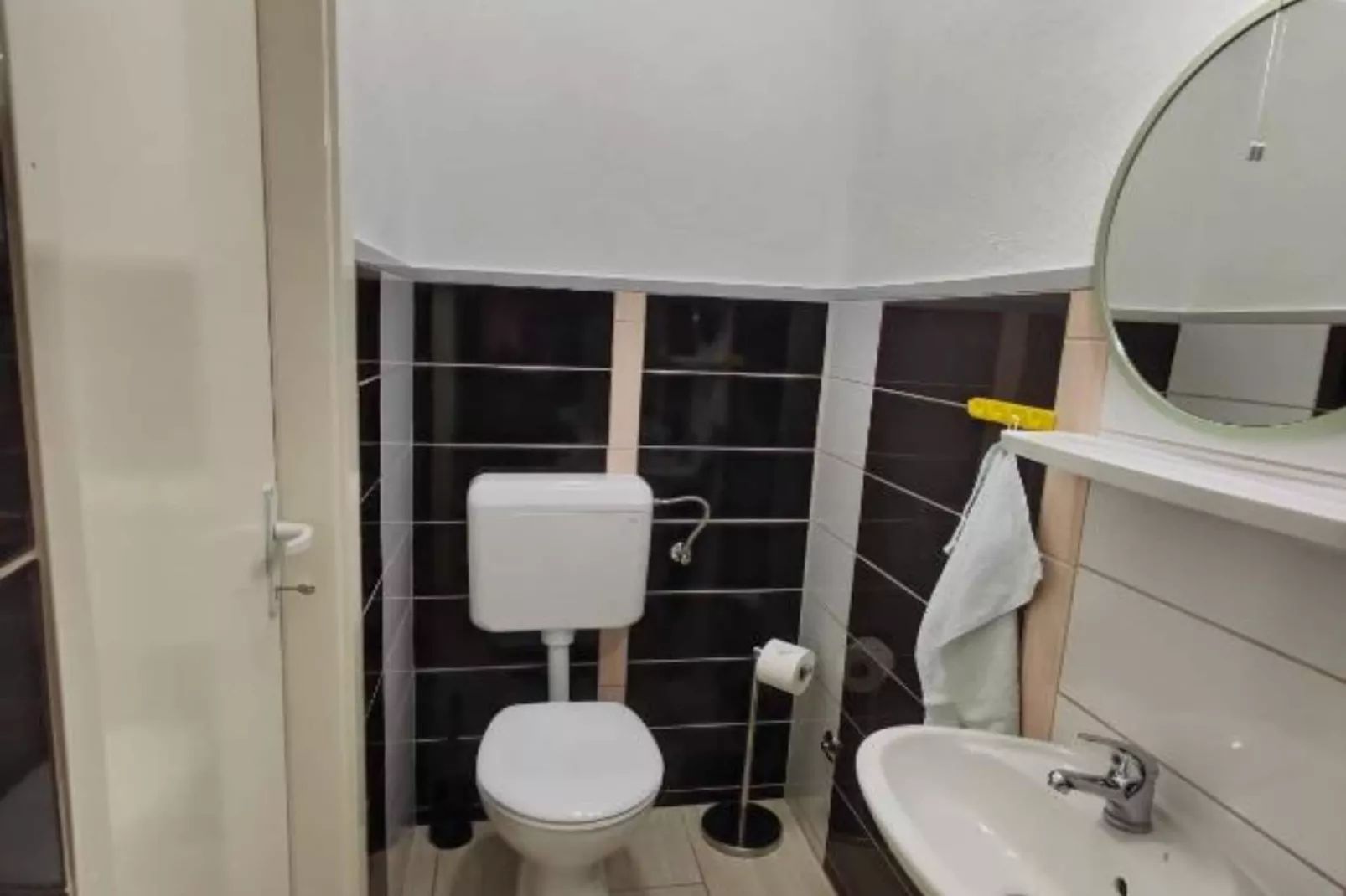 Holiday House Emma - Two Bedroom Holiday Home With Terrace-Bathroom