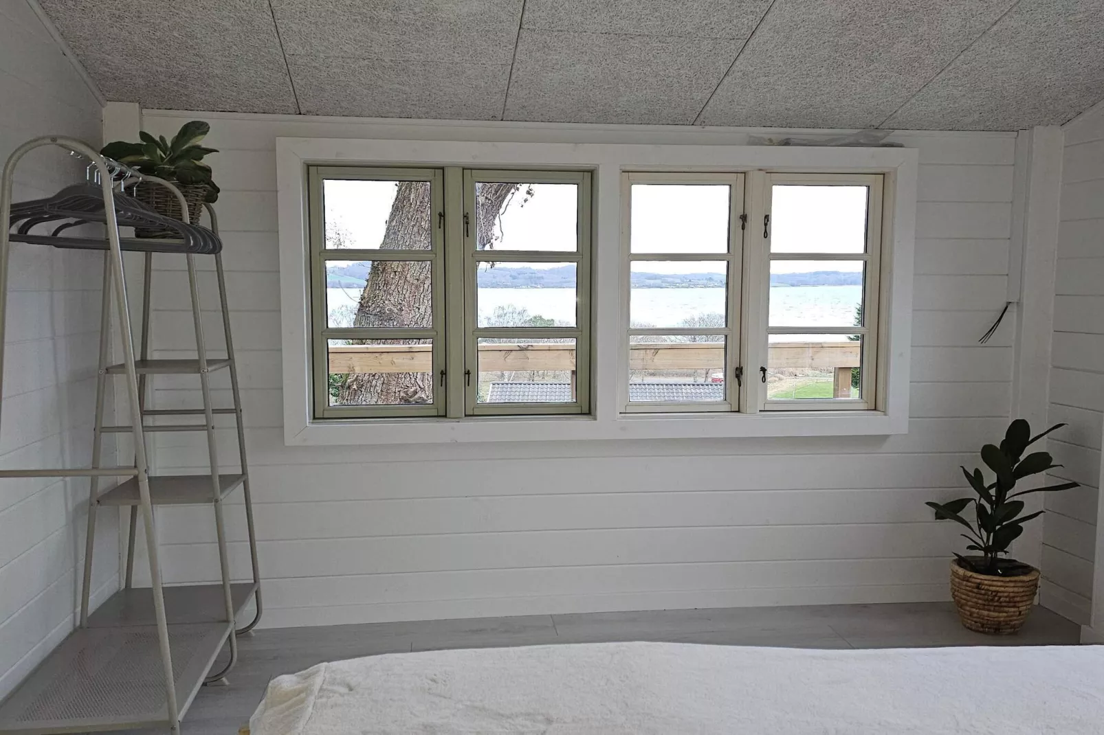 Family-Friendly Cottage Near the Coast-Indoor