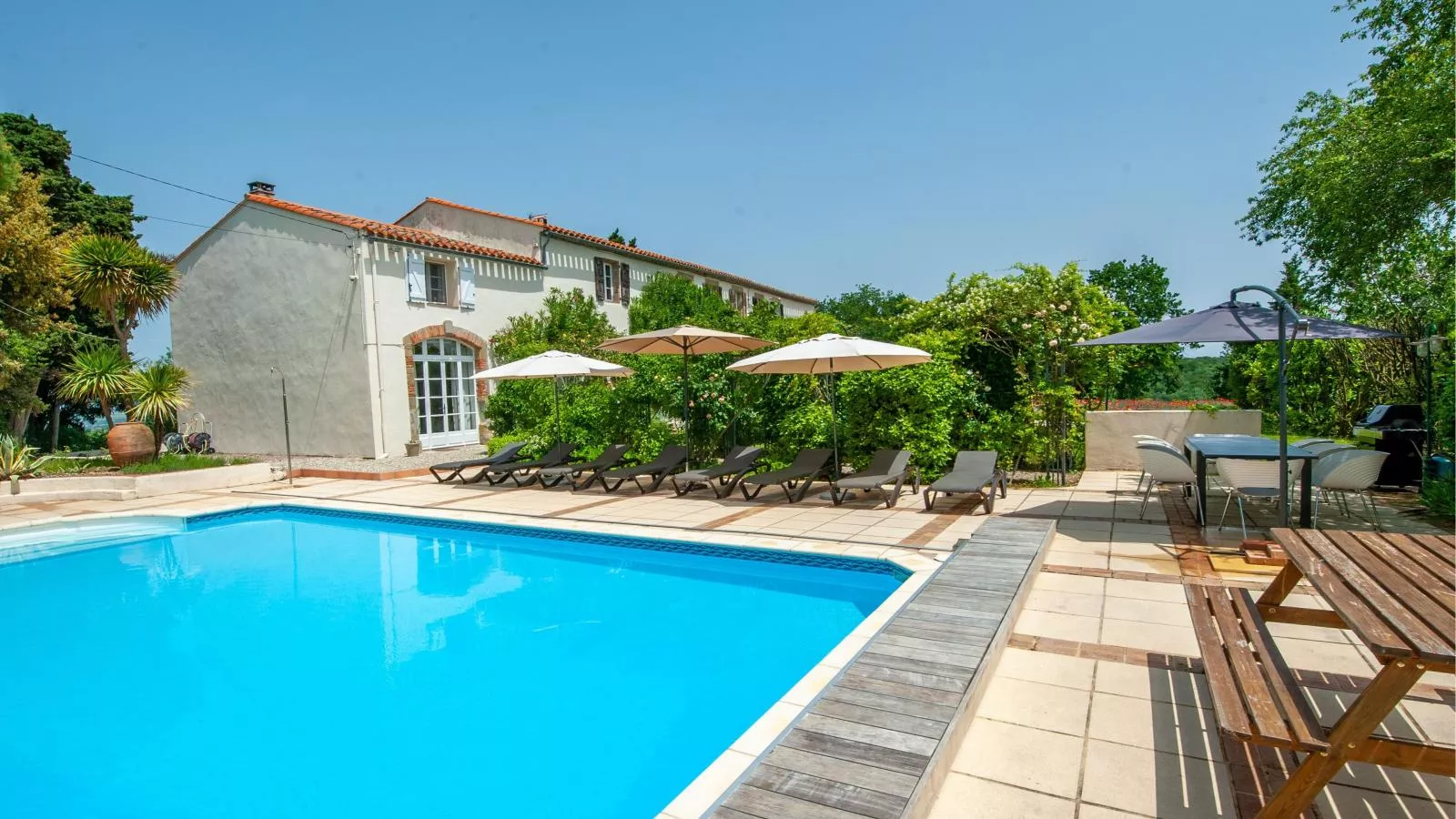 Manoir de Montréal - West Wing-Swimming pool