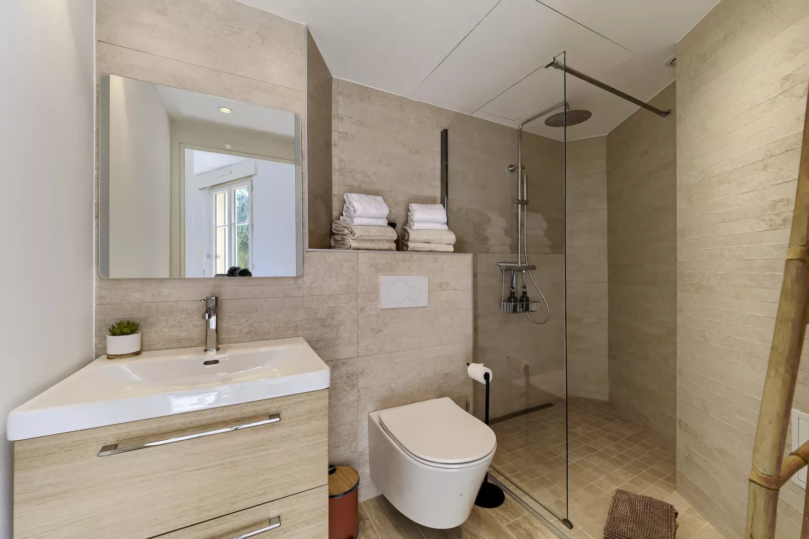 Appartement en bord de mer – Plage de la Salis-Bathroom