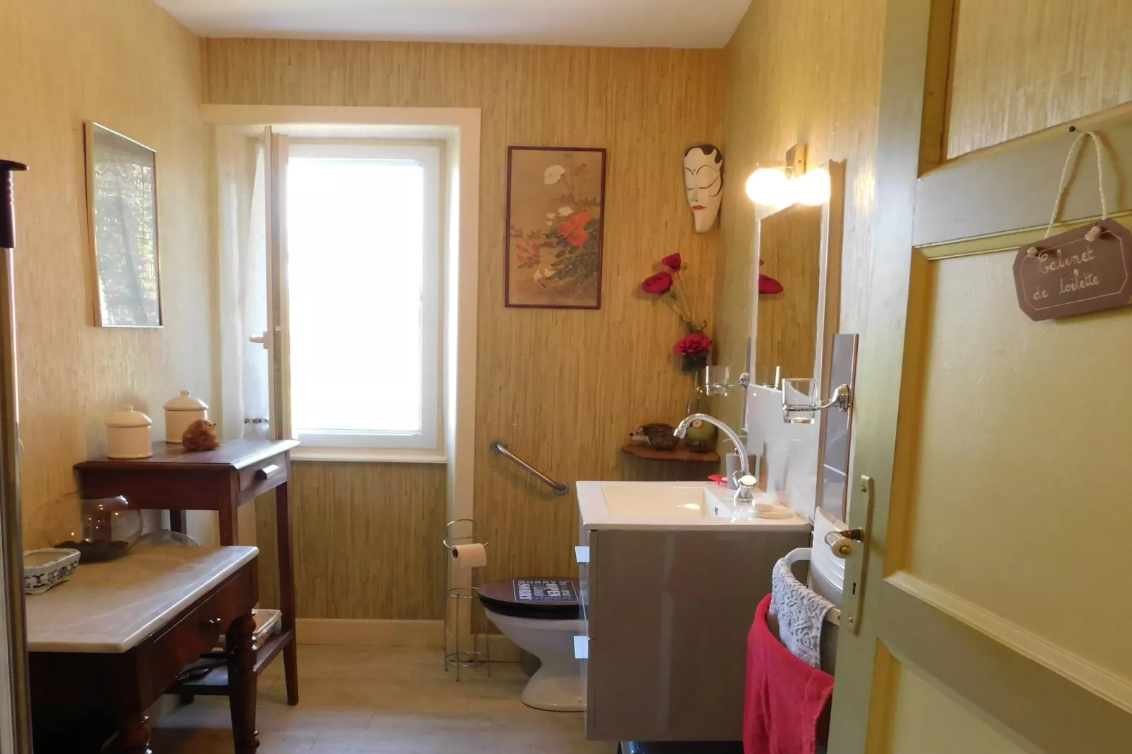 Petite Plaisance-Bathroom