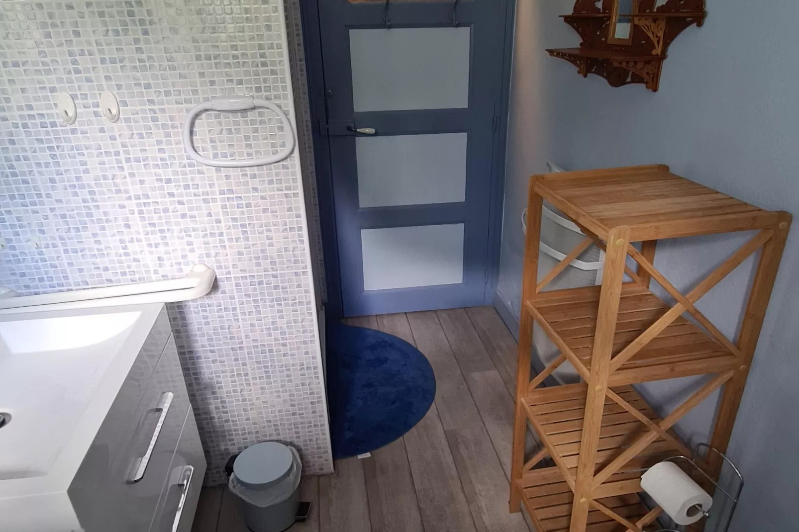 Petite Plaisance-Bathroom