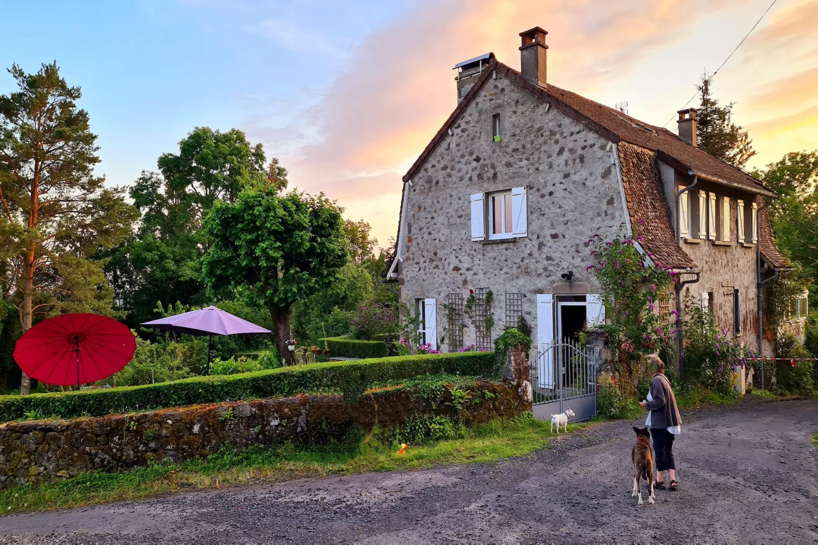 Petite Plaisance-Exterior in summer
