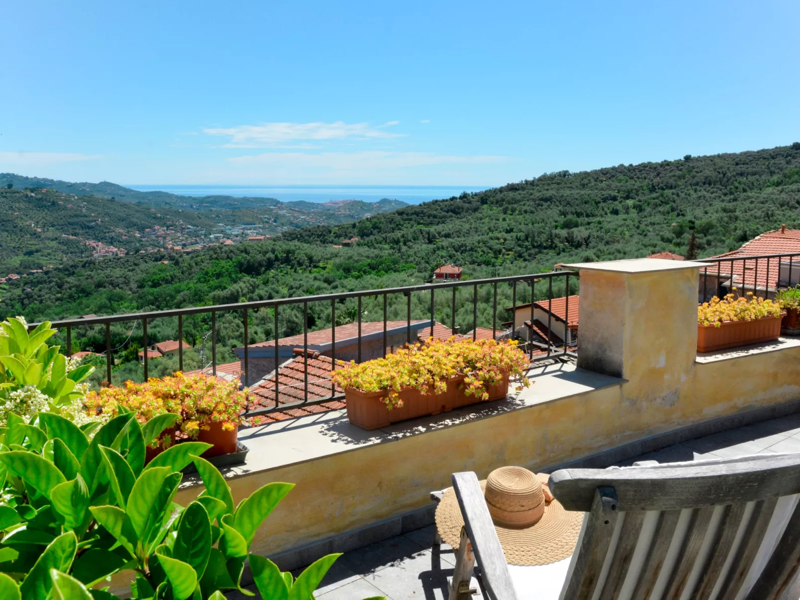 Bella Vista (DOL284)-Outside