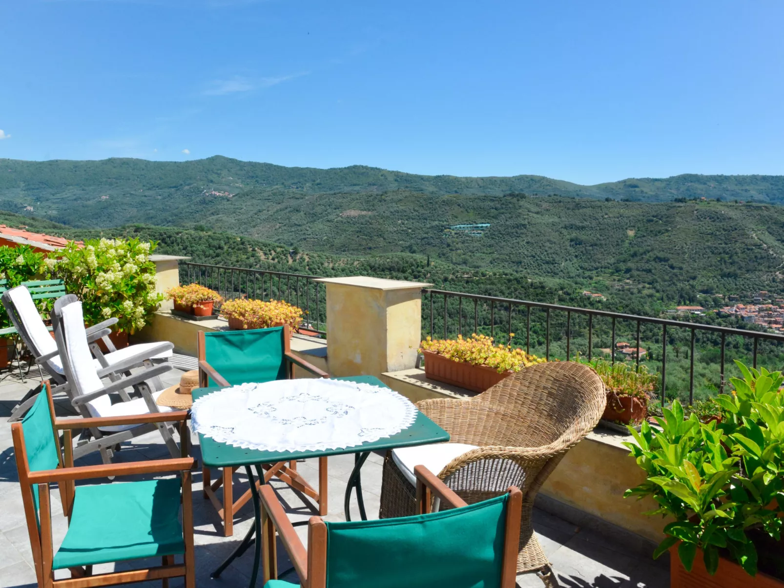 Bella Vista (DOL284)-Outside