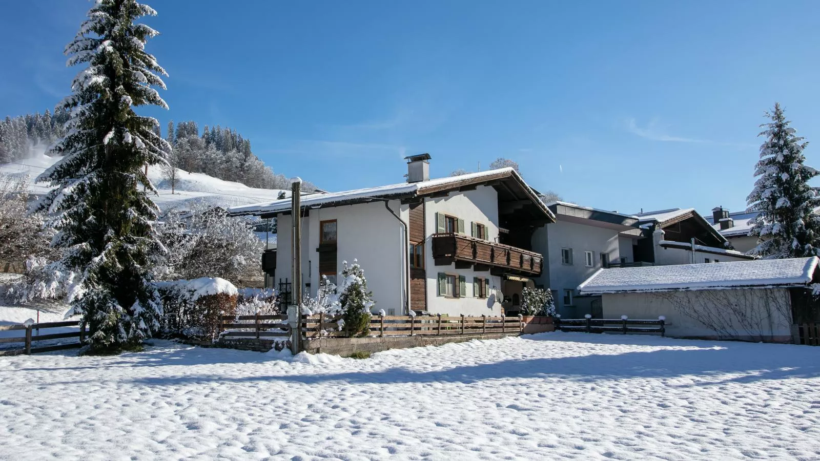 Binderhäusel am Berglift-Exterior in winter