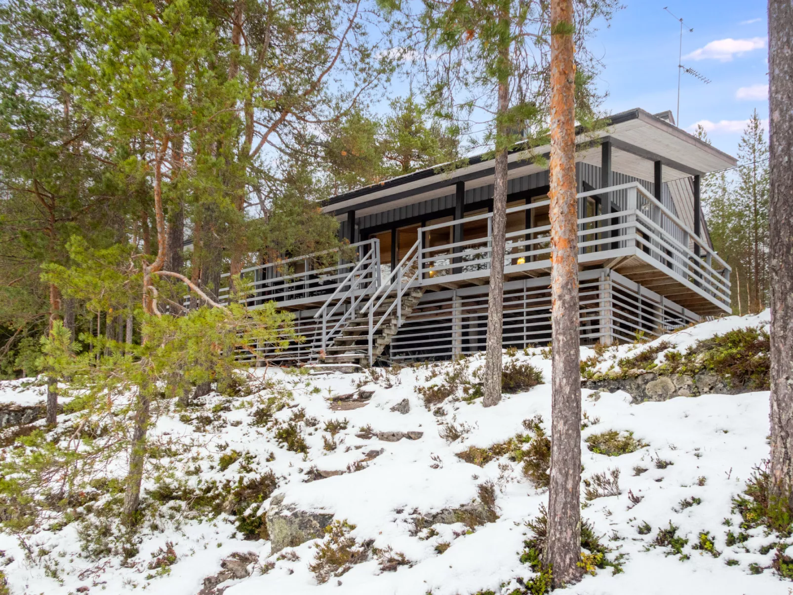 Keskikallio, nuasjärvi-Dedans