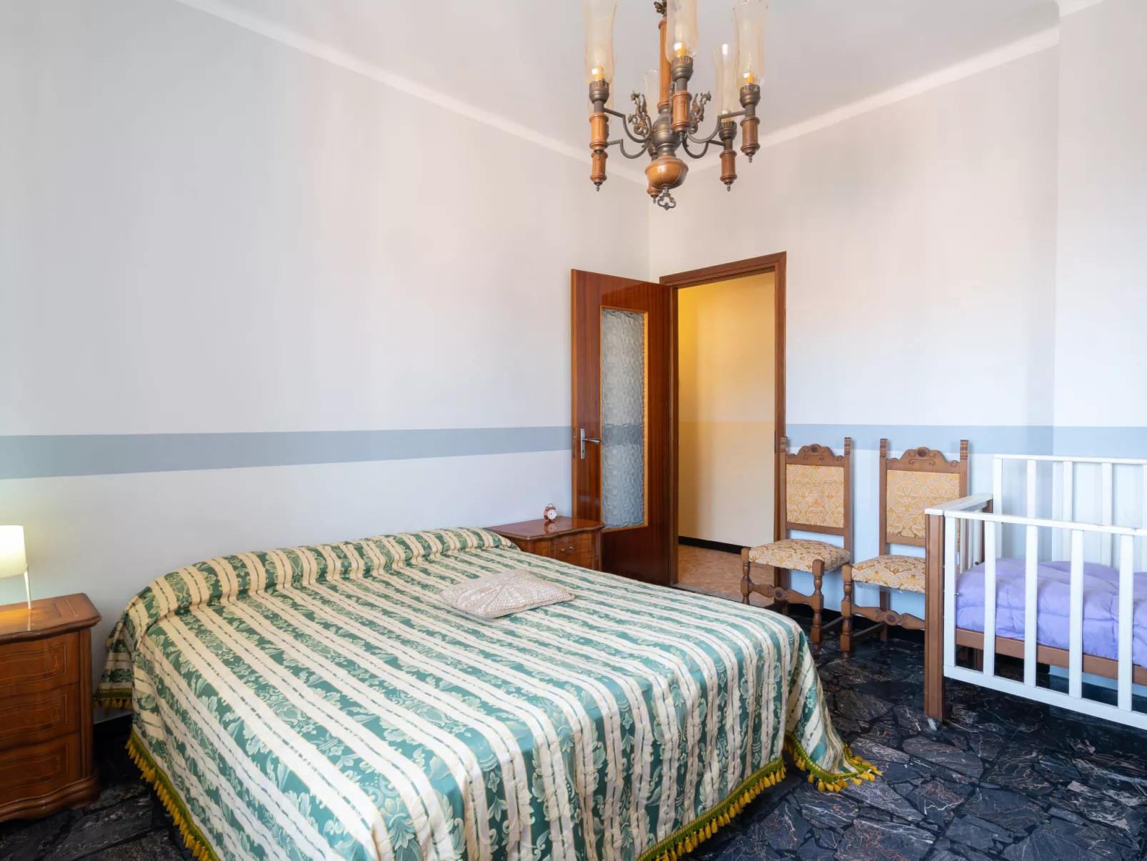 Mare e Monti-Drinnen