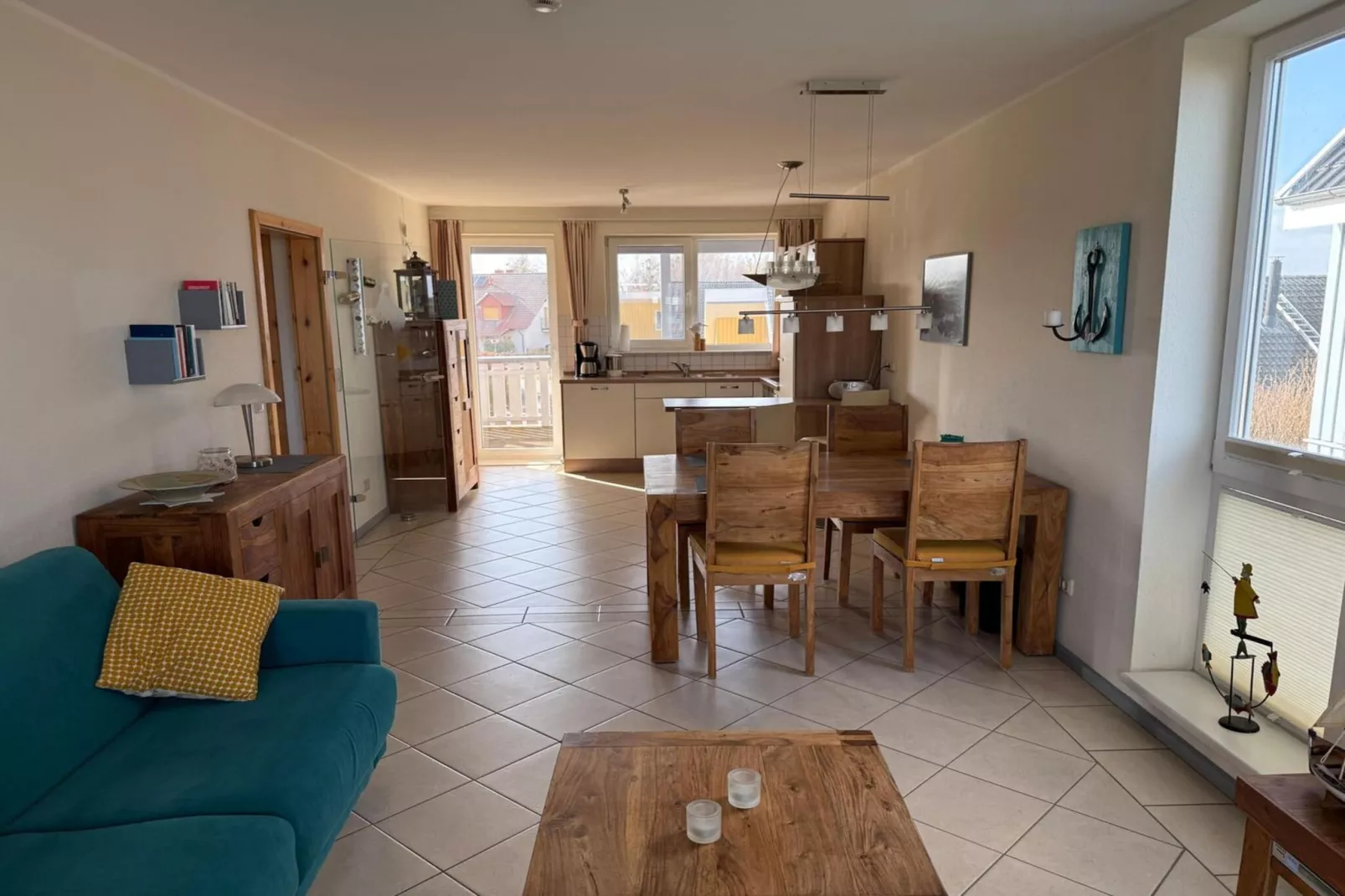 Mitteldeck 413-Wohnzimmer