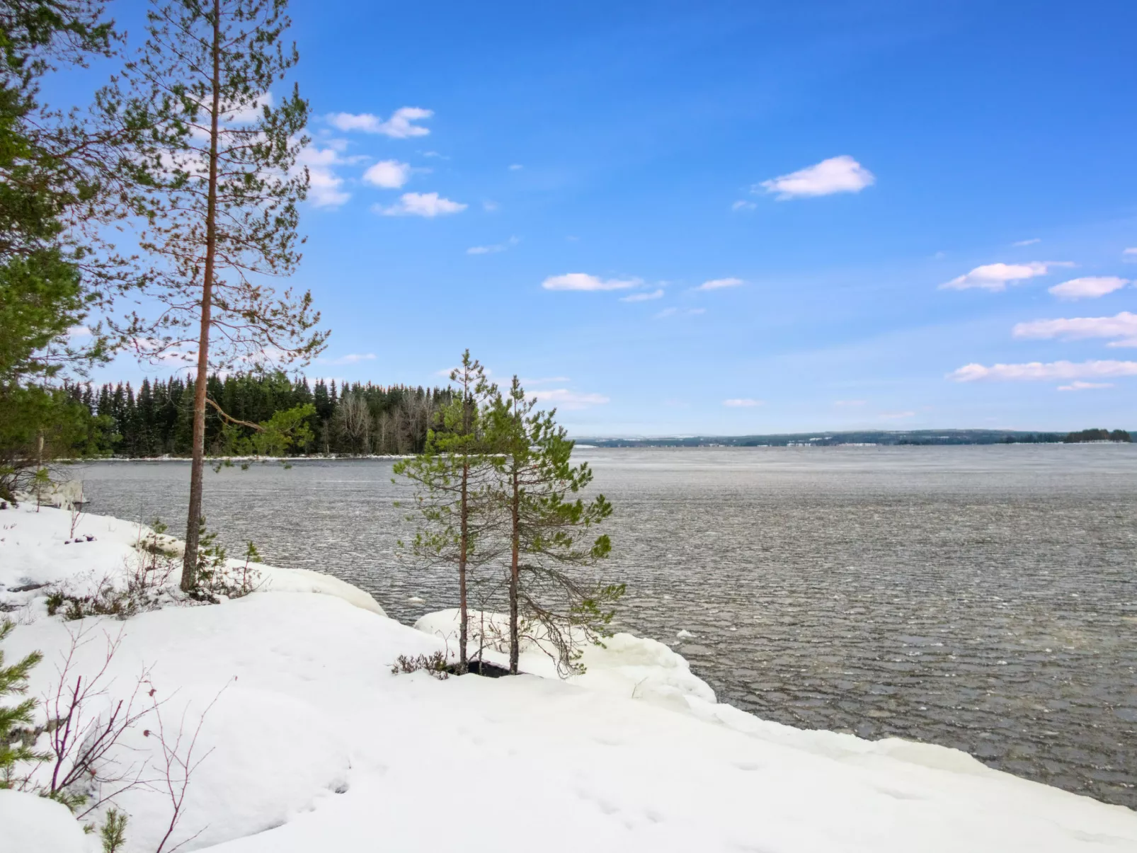 Keskikallio, nuasjärvi-Dedans