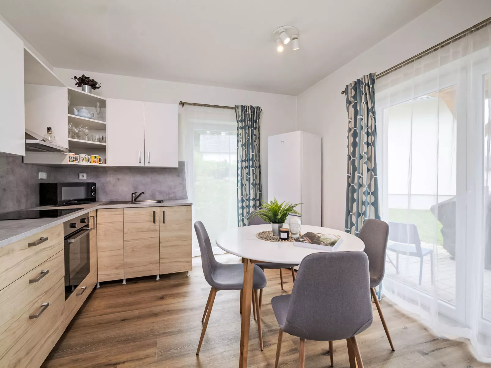 Lakeside Village 39-Dedans