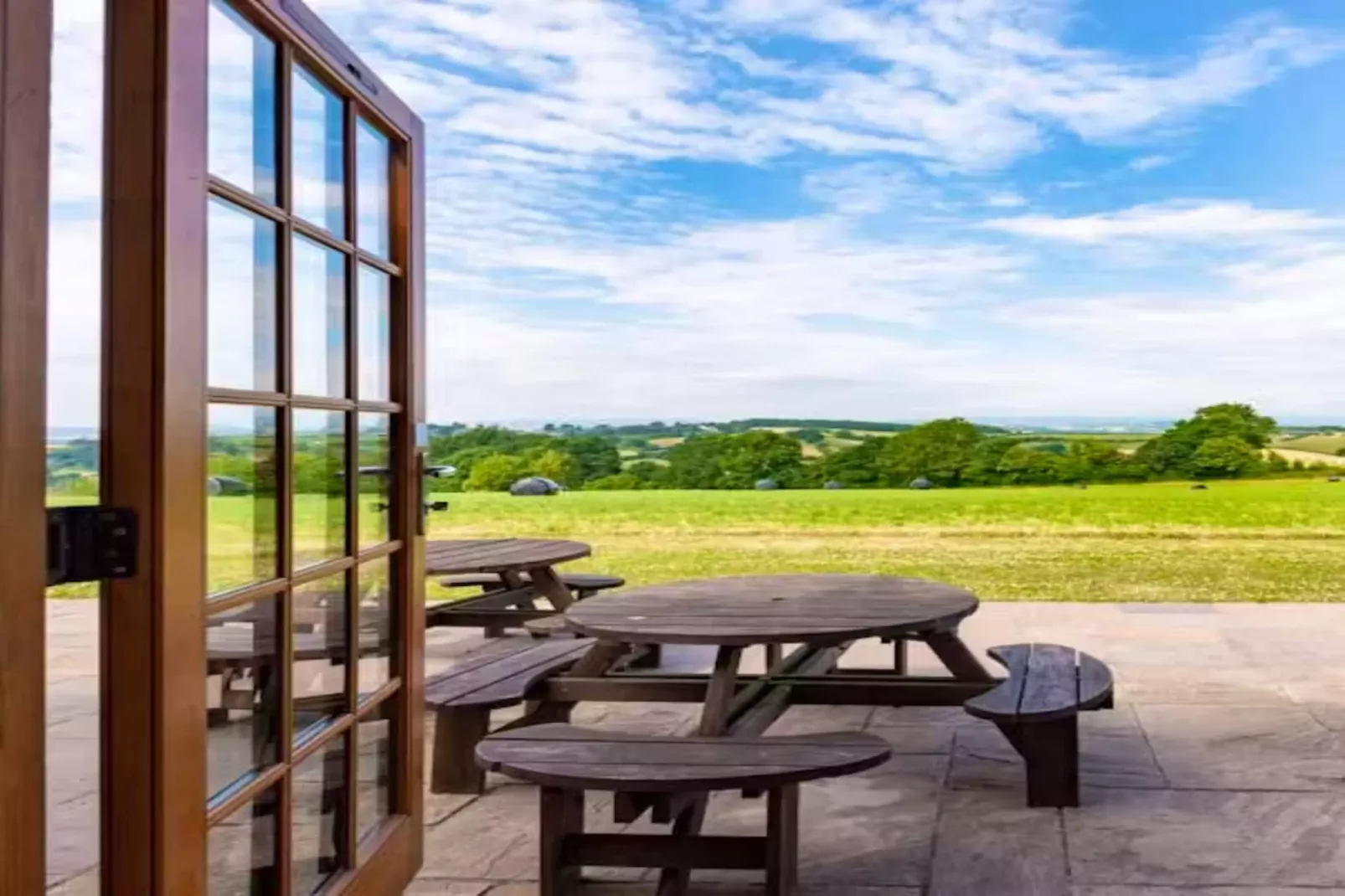 High Cloud Farm & Barn-Terrace balcony