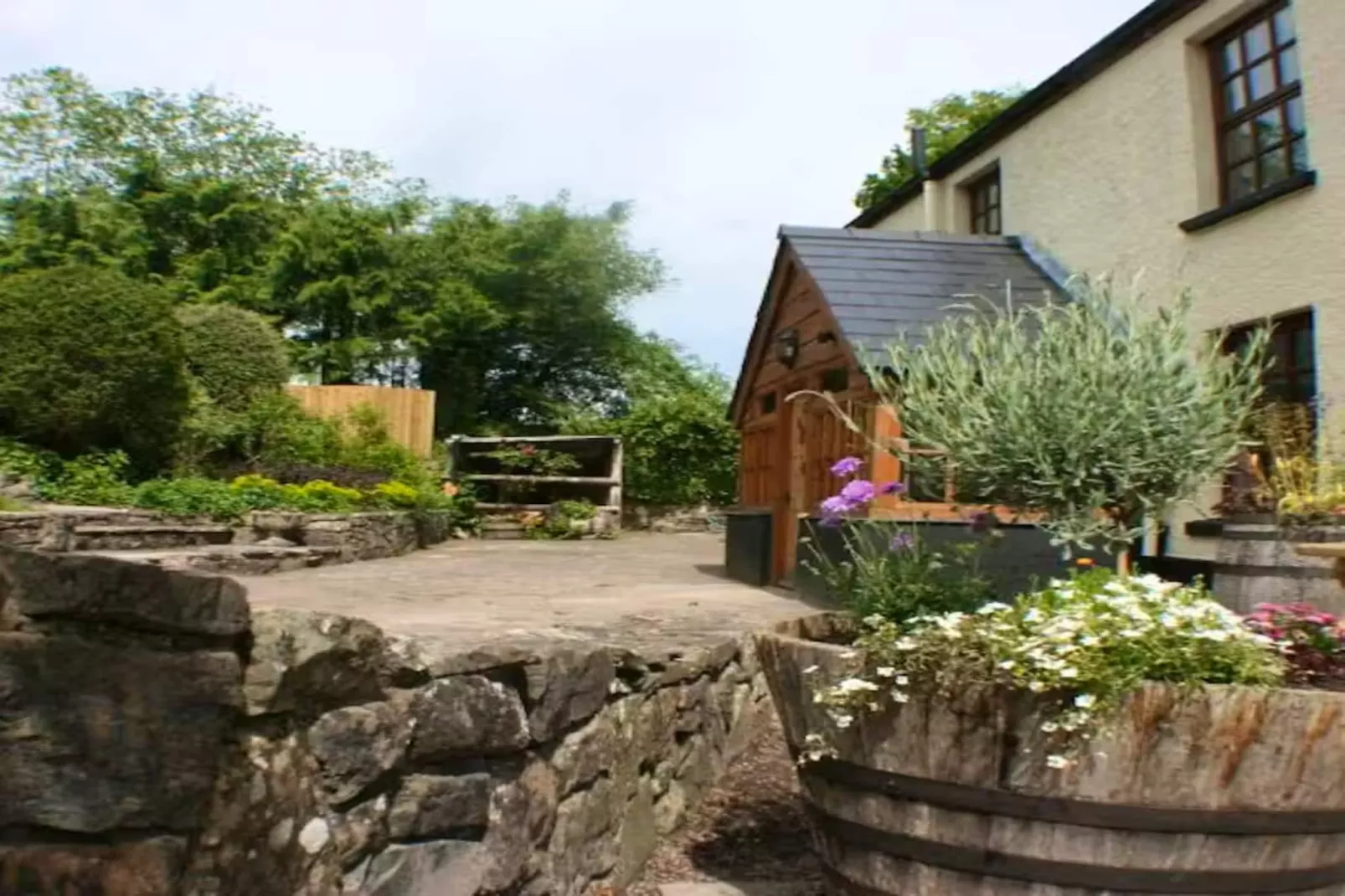 The Anchor-Exterior in summer