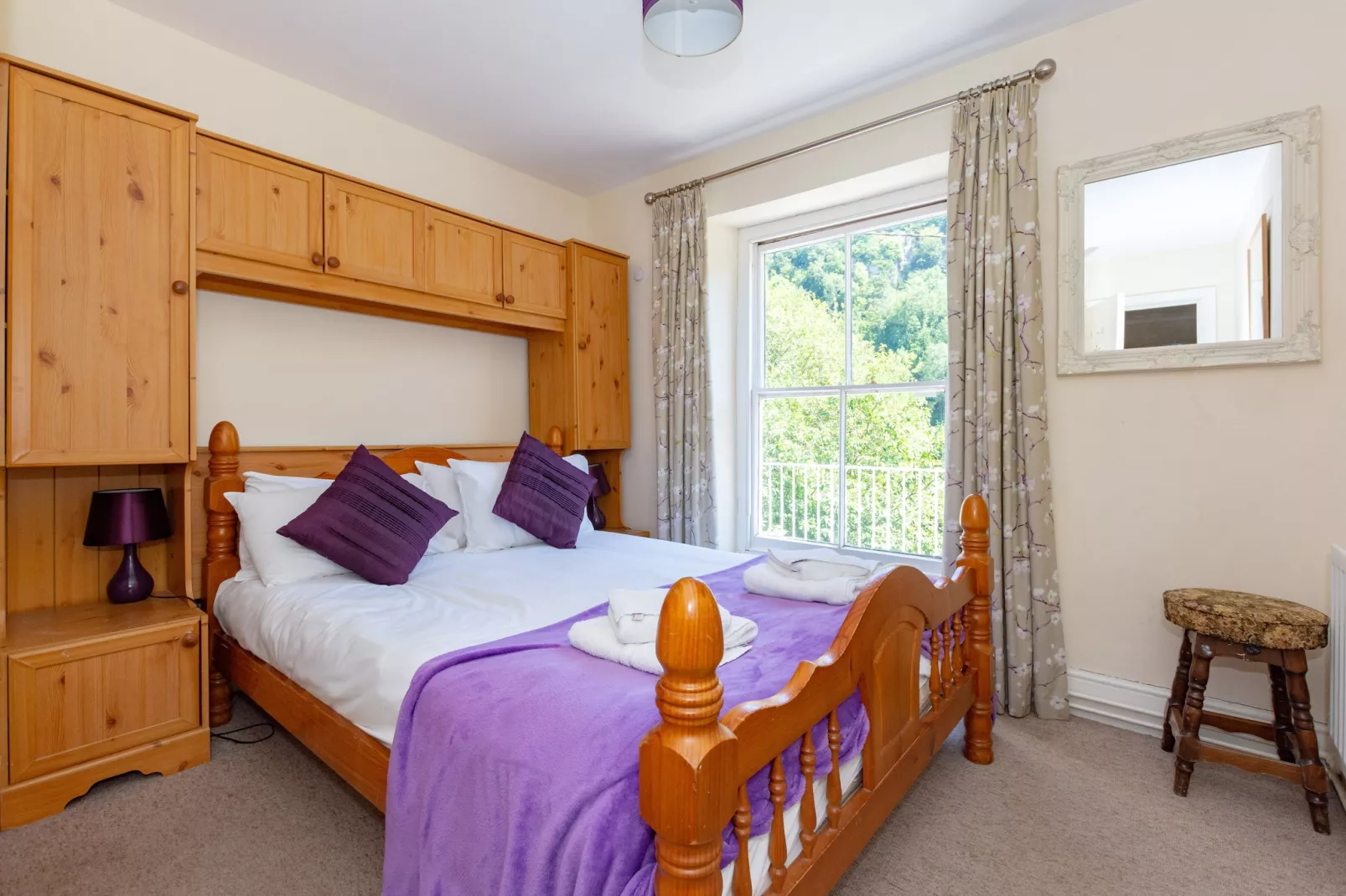 Holly Tree House-Bedroom