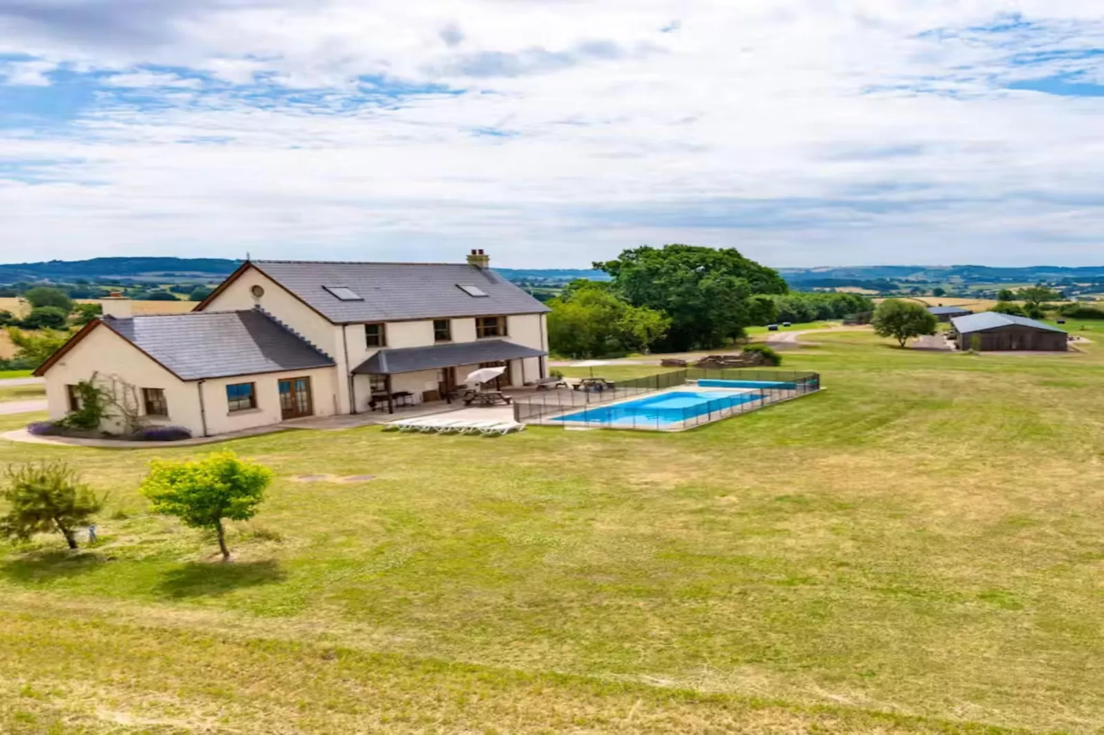 High Cloud Farm & Barn-Exterior in summer
