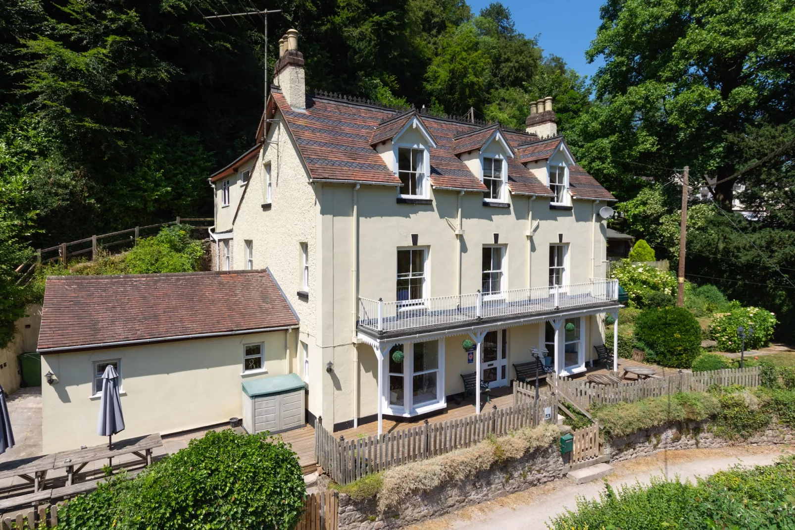 Holly Tree House-Exterior in summer