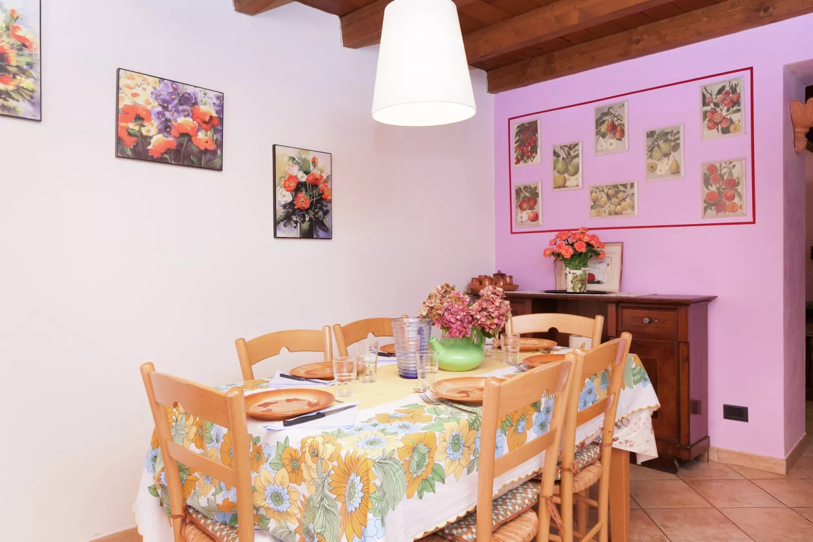 Casa Rosa-Dining room