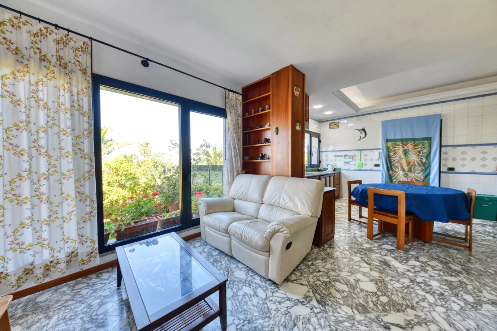 Villa Vella mit Privatpool-Wohnzimmer