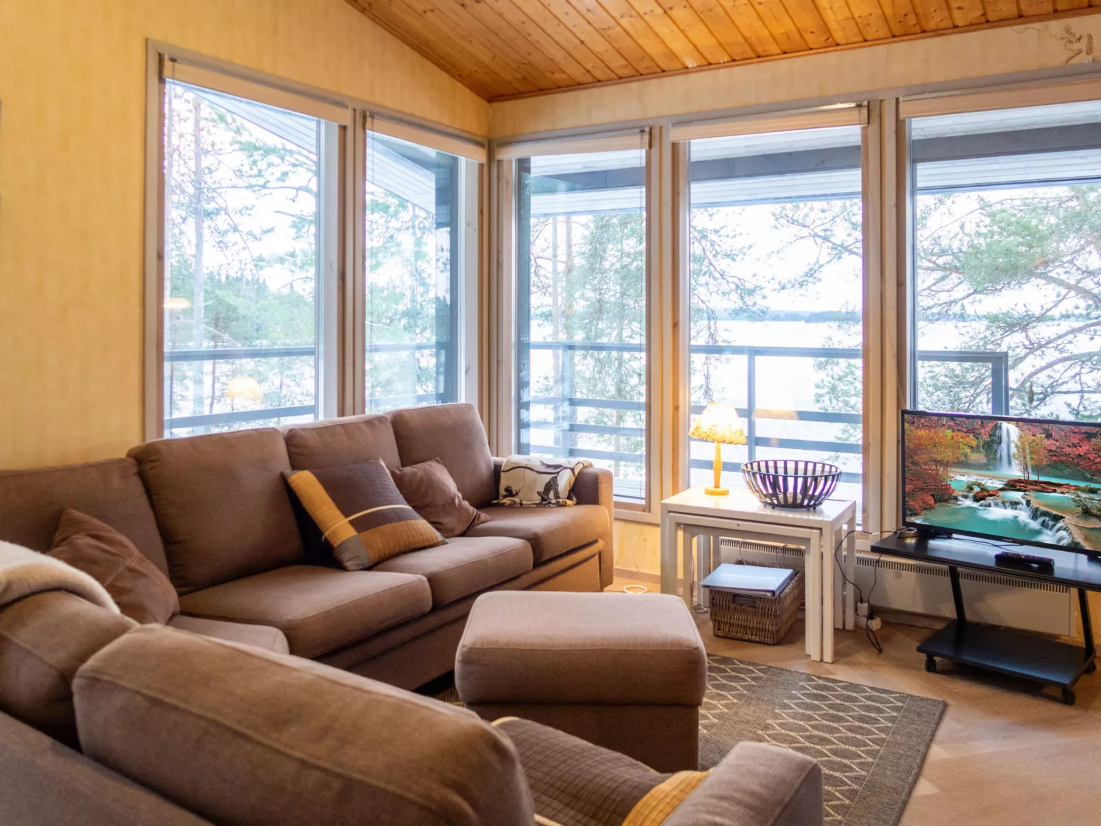 Keskikallio, nuasjärvi-Dedans