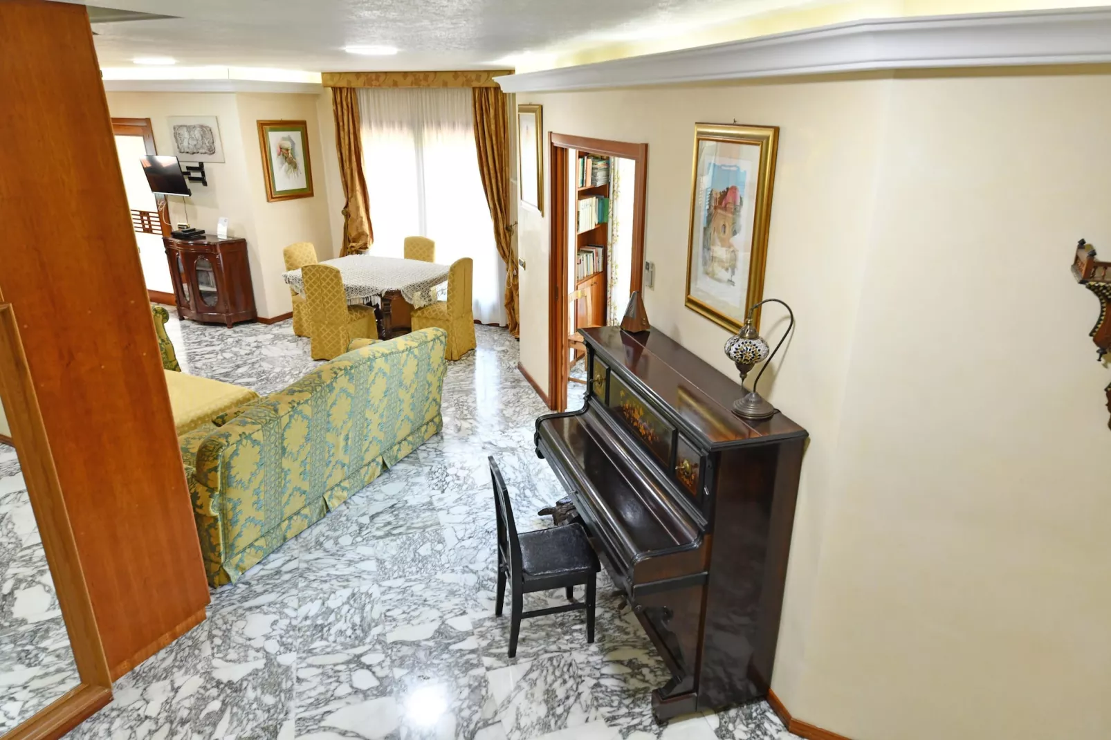 Villa Vella mit Privatpool-Wohnzimmer