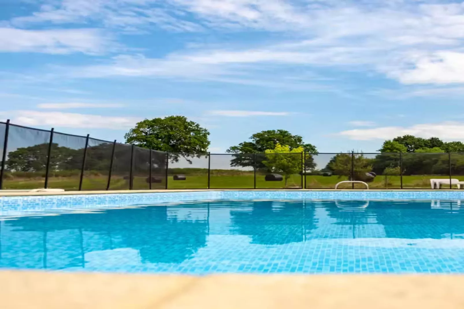 High Cloud Farm & Barn-Swimming pool