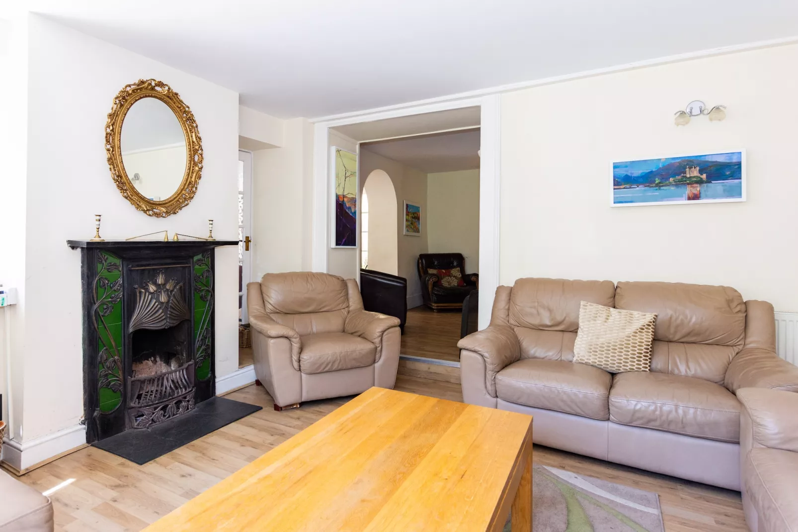 Holly Tree House-Living room