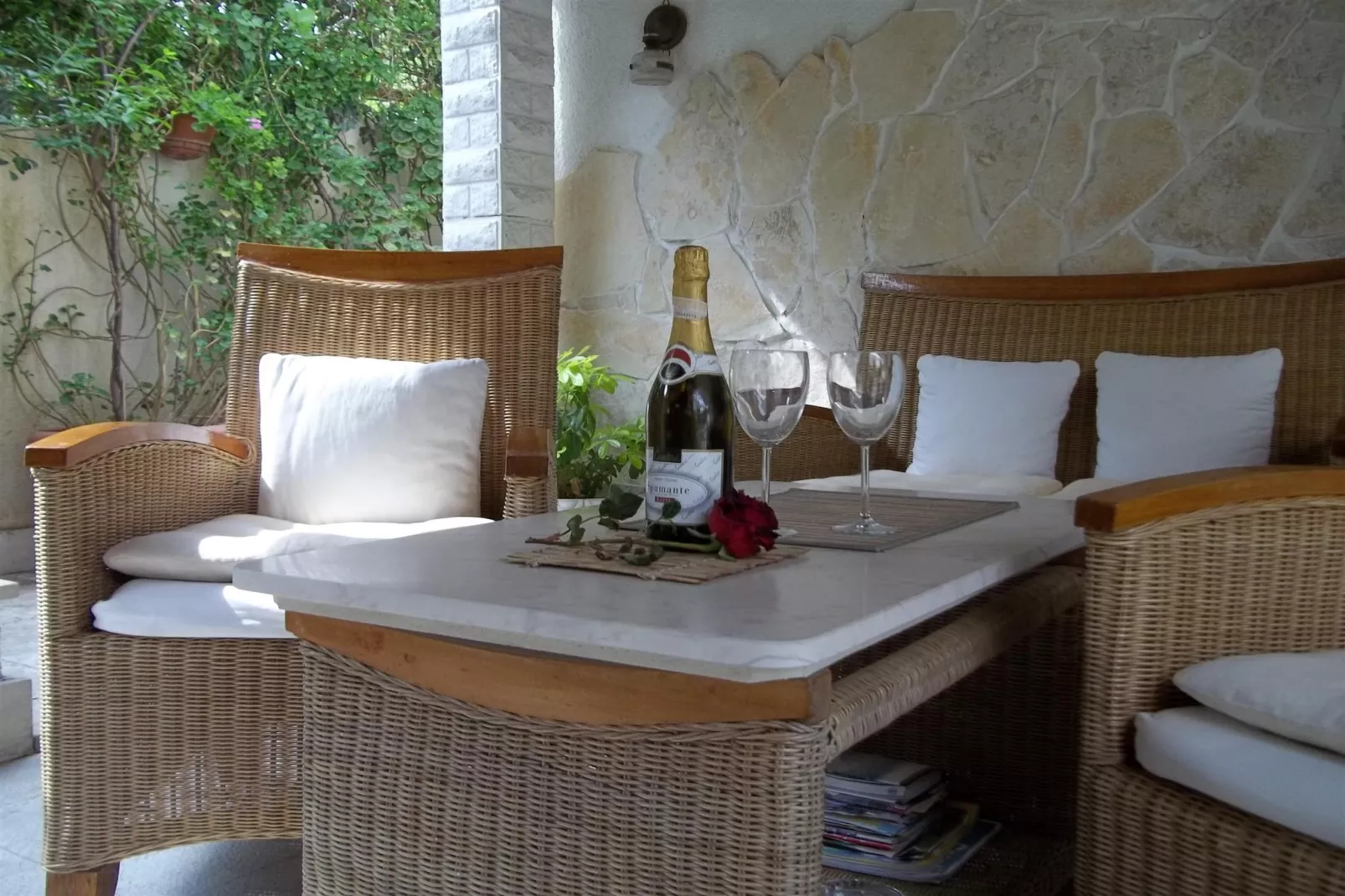 Delux two level garden apartment-Ambiance