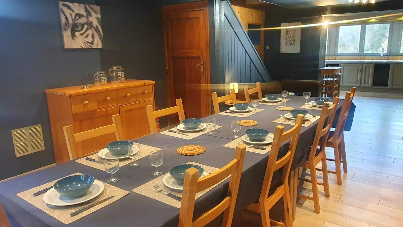 Gite de Montaigle-Salle à manger