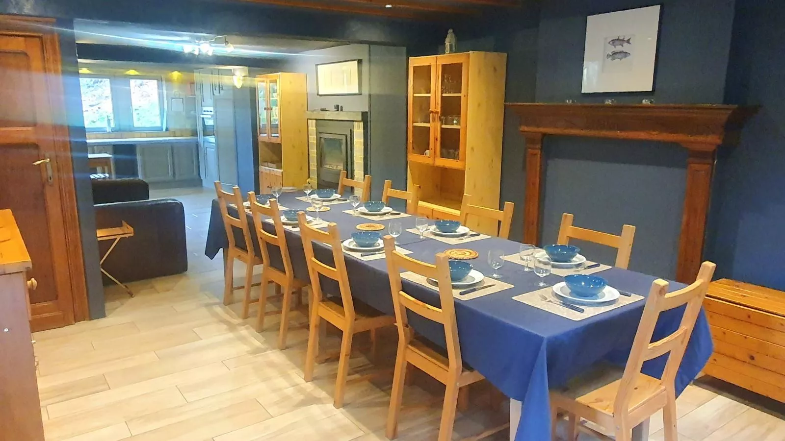 Gite de Montaigle-Salle à manger