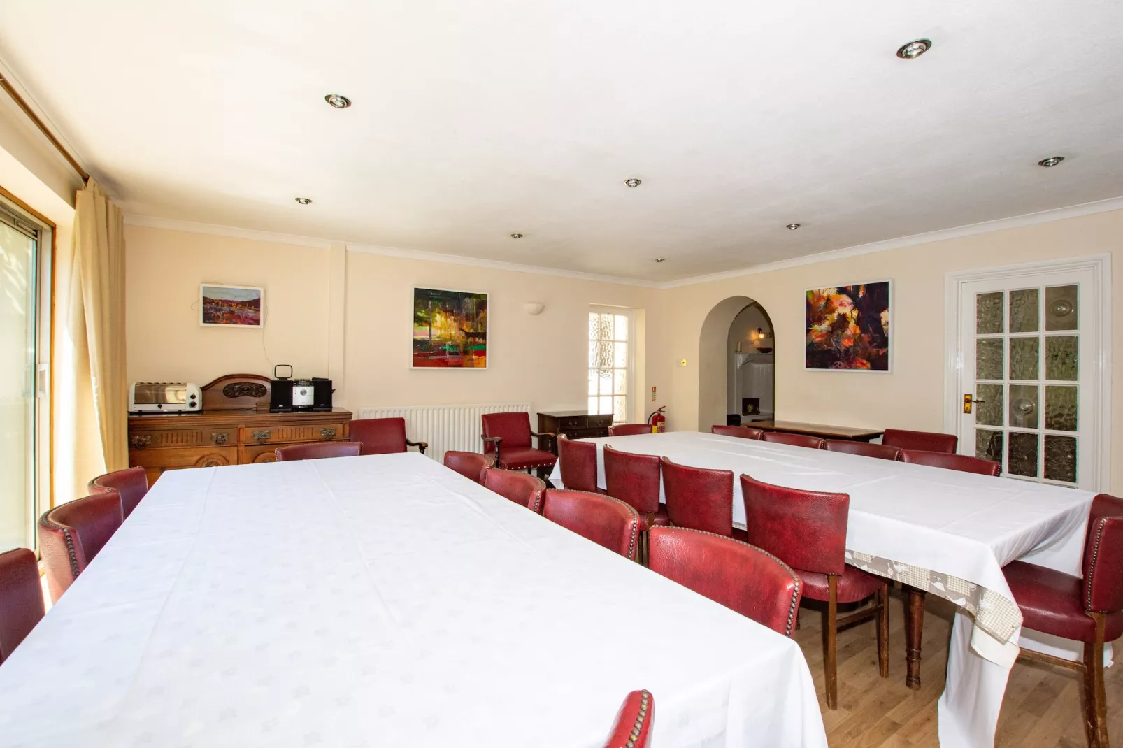 Holly Tree House-Dining room