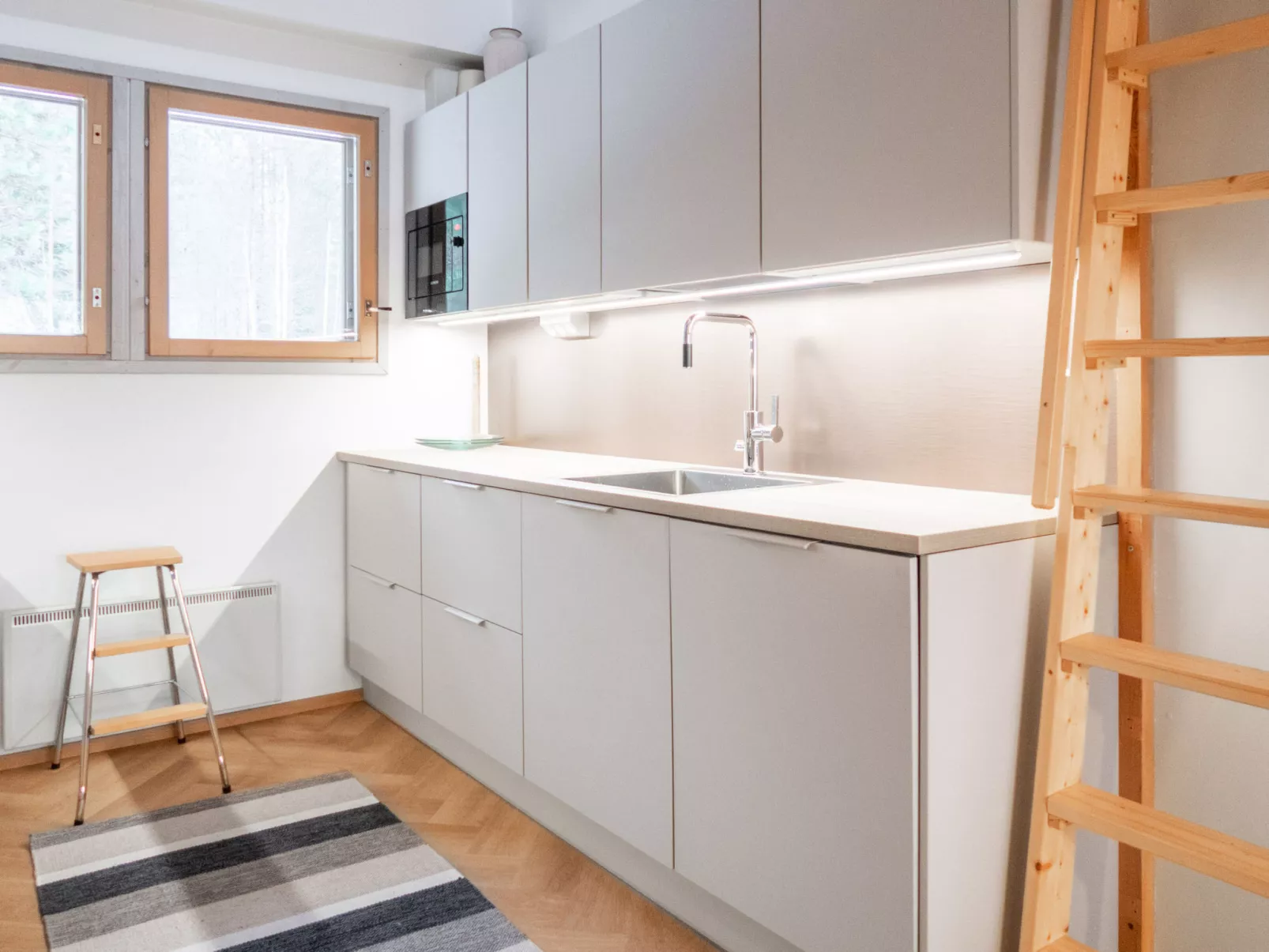 Keskikallio, nuasjärvi-Dedans