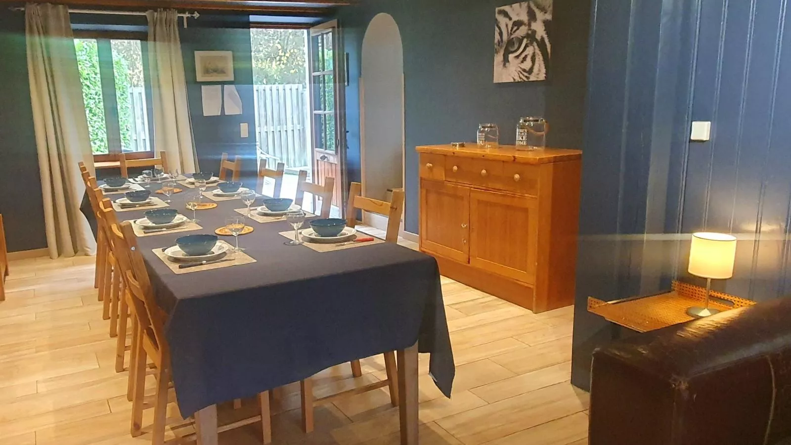 Gite de Montaigle-Salle à manger