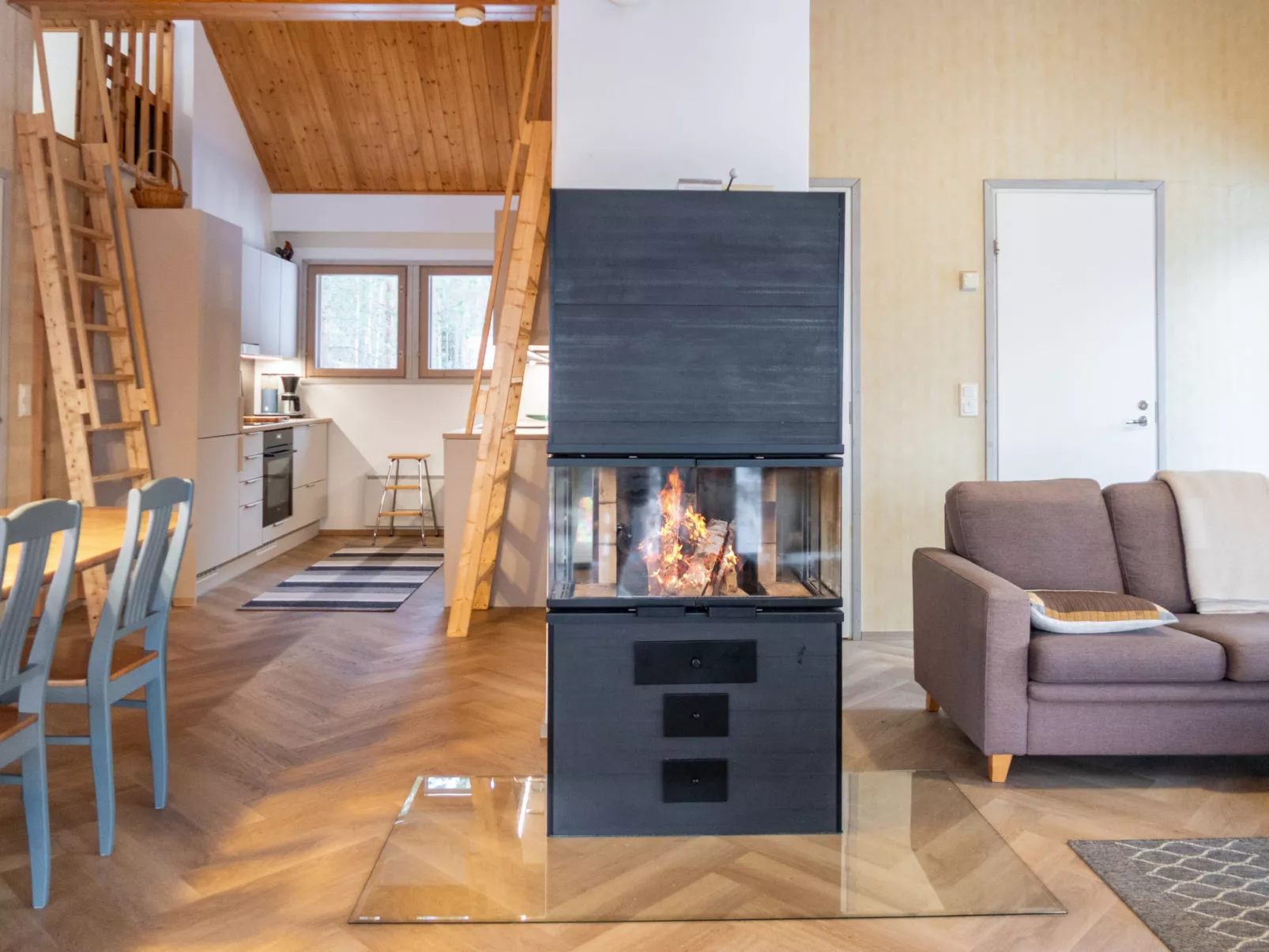 Keskikallio, nuasjärvi-Dedans