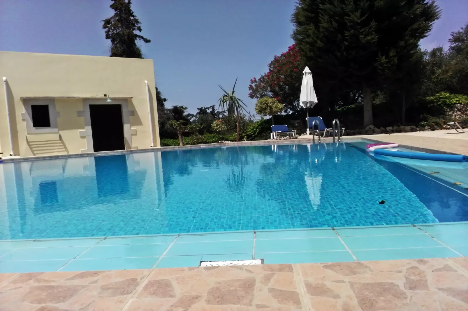 Heliopetra Studio-Piscine