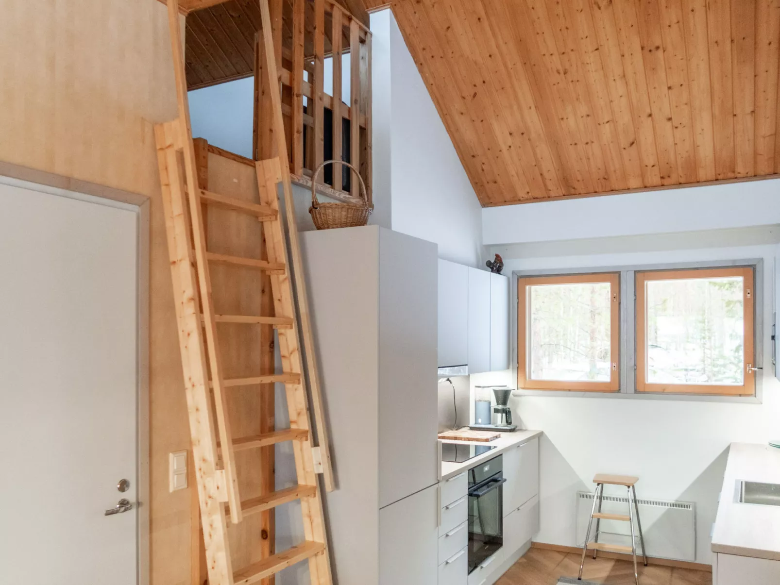 Keskikallio, nuasjärvi-Dedans