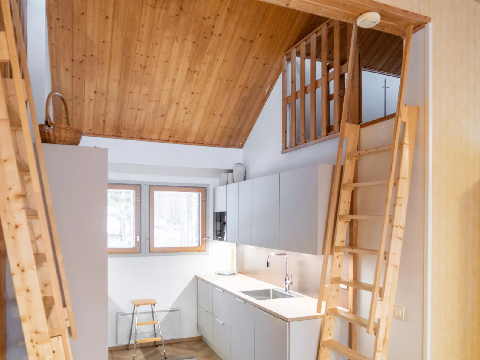 Keskikallio, nuasjärvi-Dedans