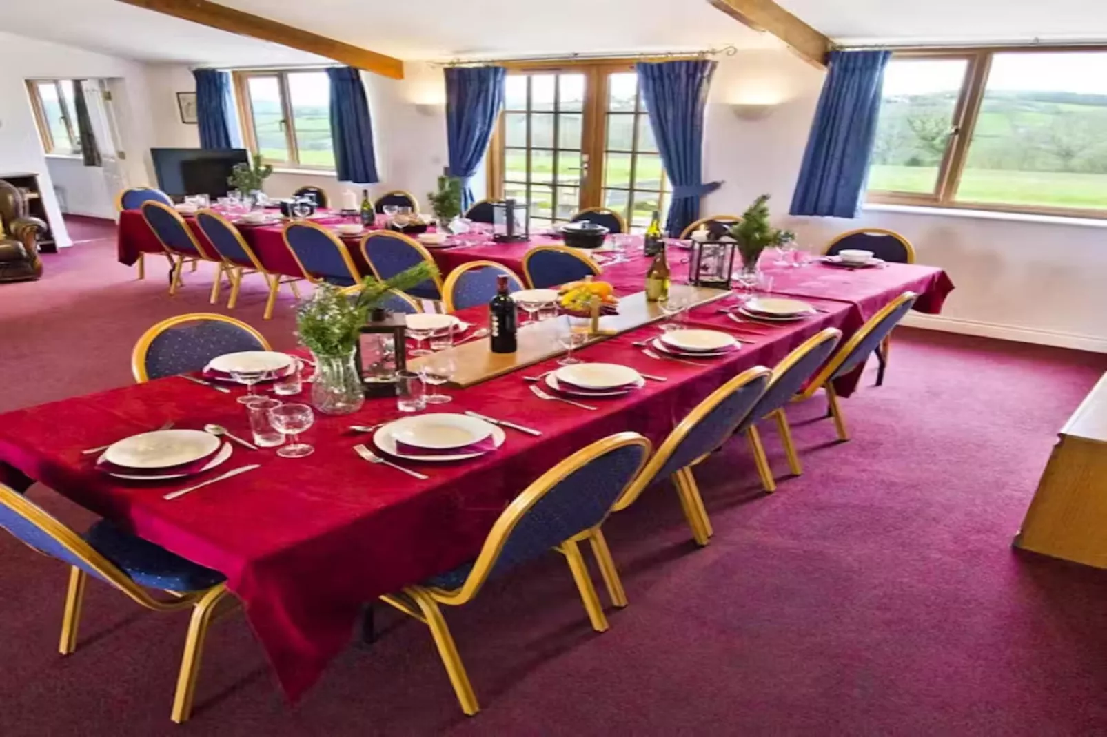 High Cloud Farm & Barn-Dining room