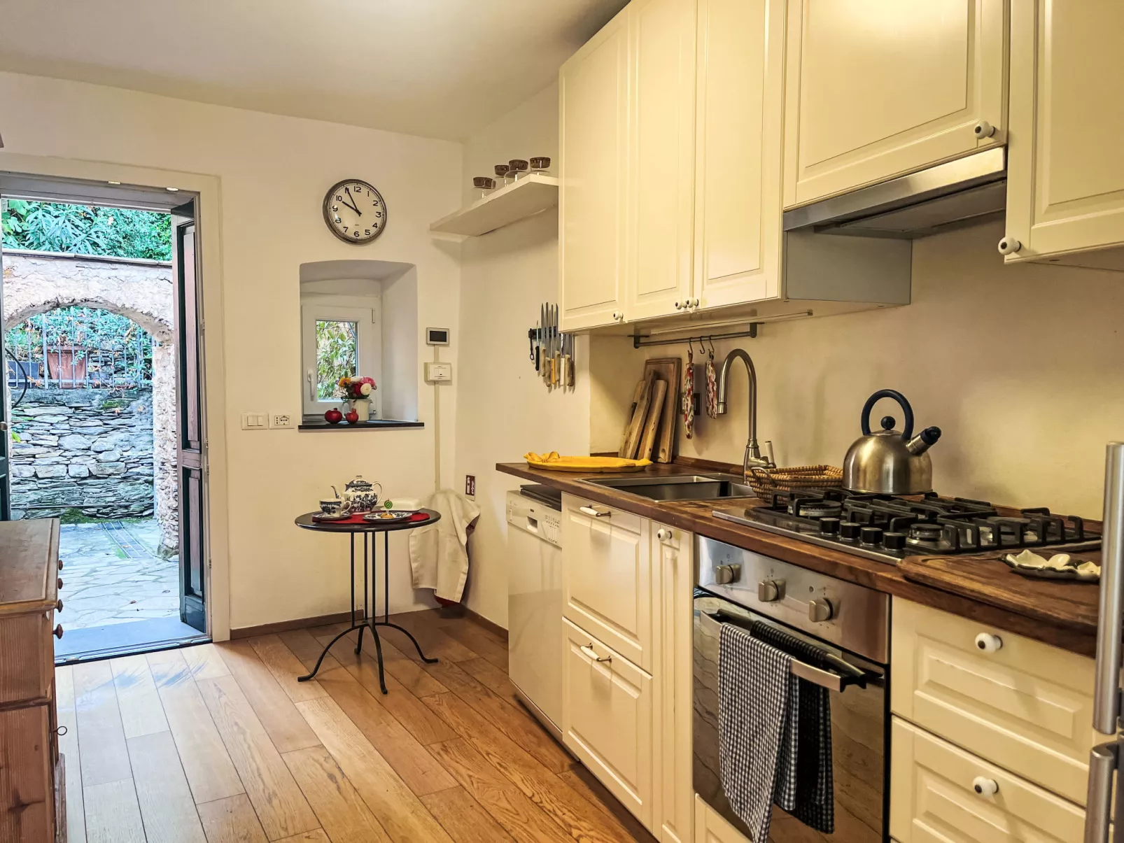 Bellissimi (DOL280)-Inside