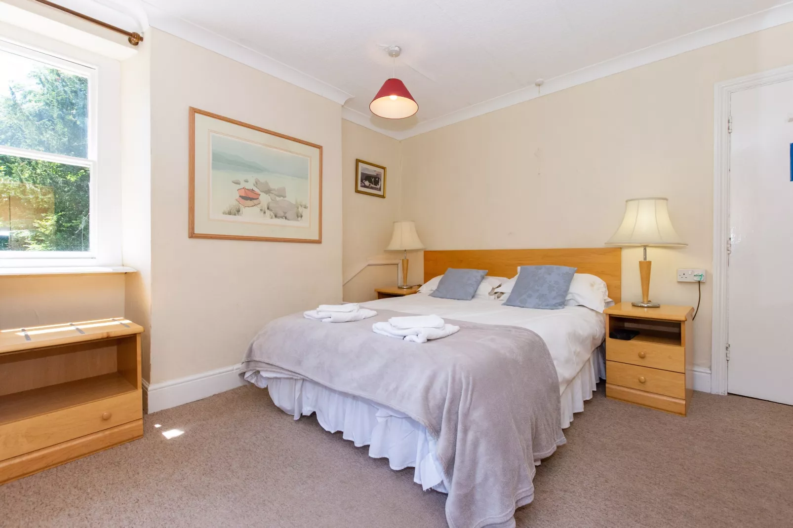 Holly Tree House-Bedroom