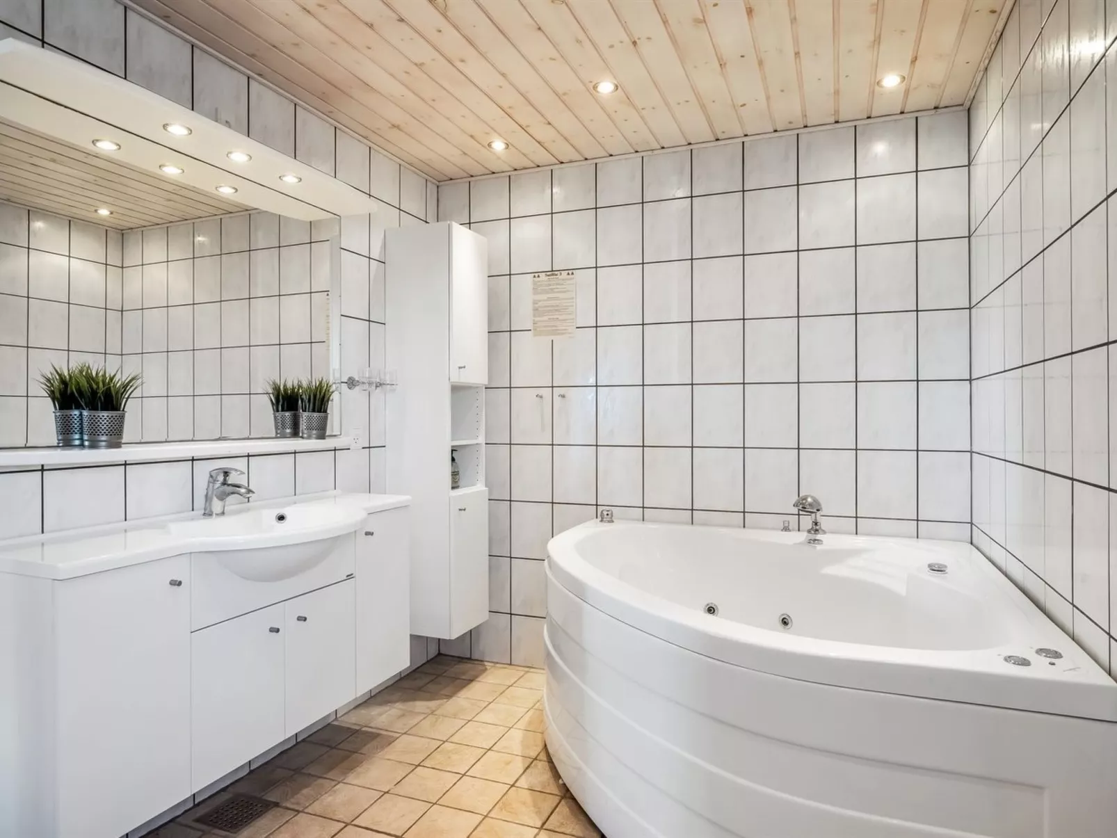 "Loryleimis" - 300m from the sea-Inside