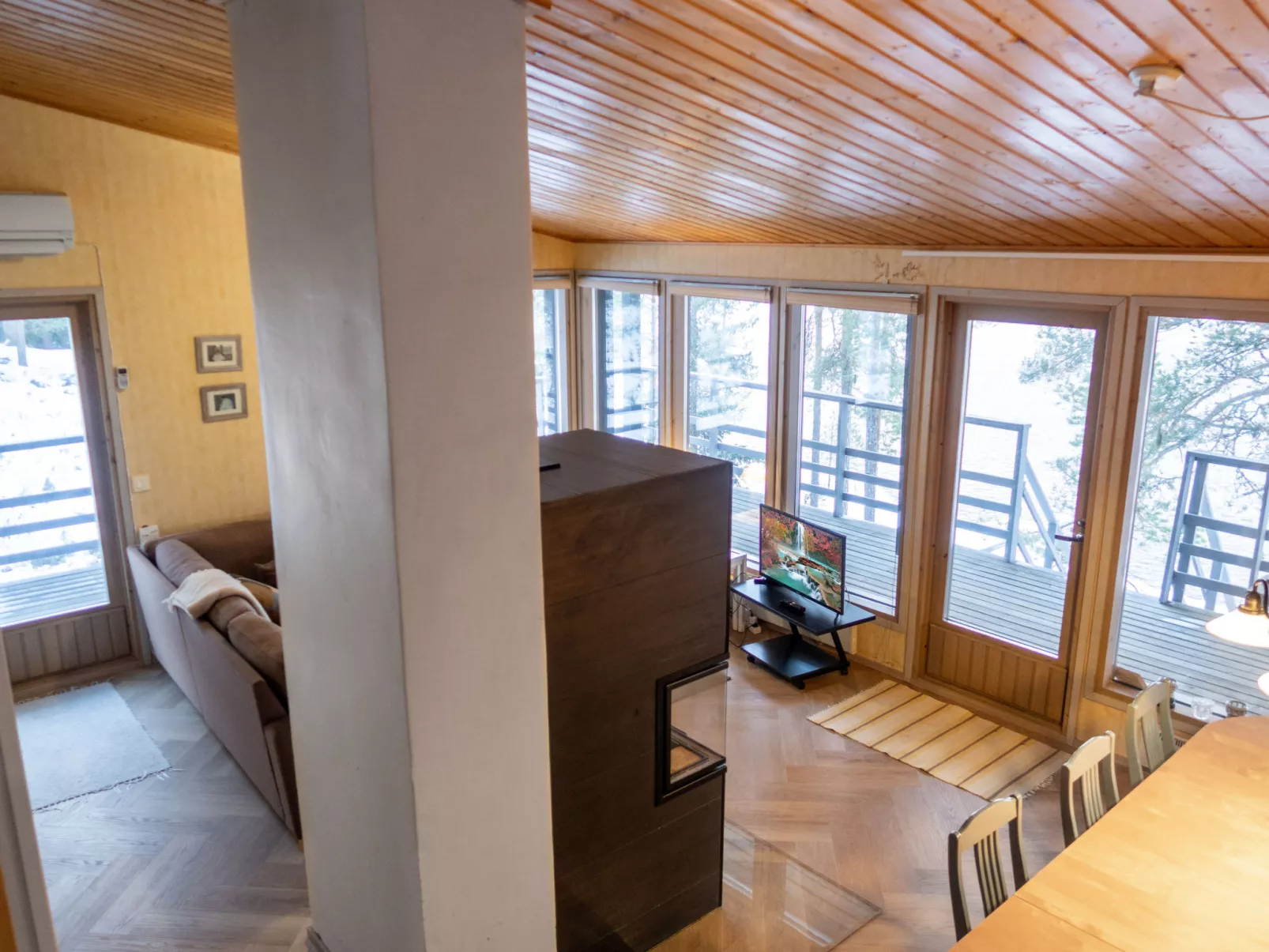 Keskikallio, nuasjärvi-Dedans