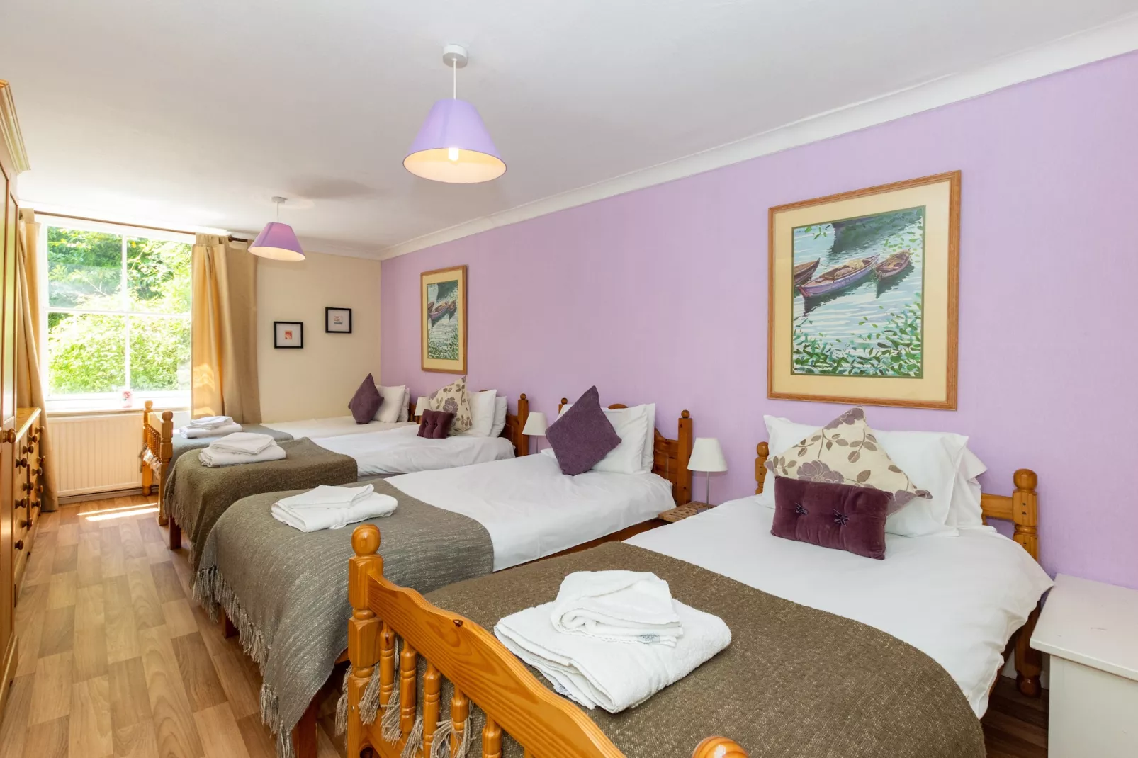 Holly Tree House-Bedroom