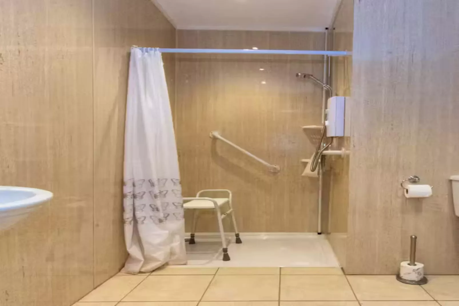 River Wye Lodge-Bathroom