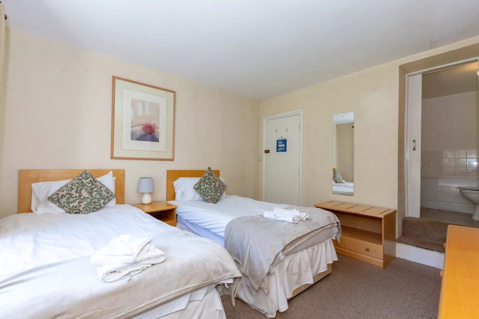 Holly Tree House-Bedroom