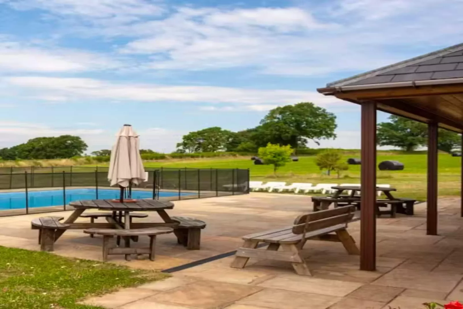 High Cloud Farm & Barn-Terrace balcony