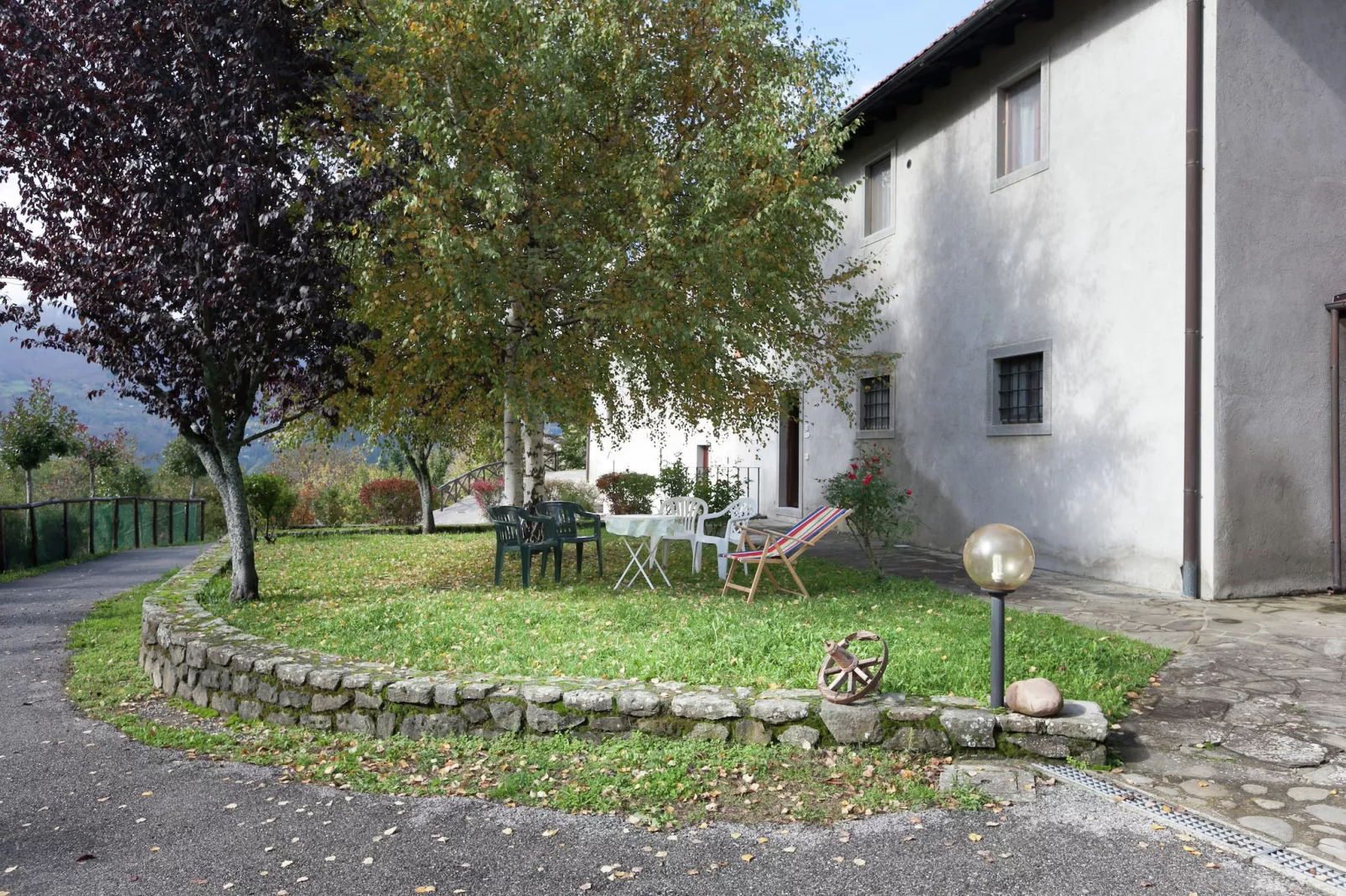 Casa Rosa-Gardens in summer